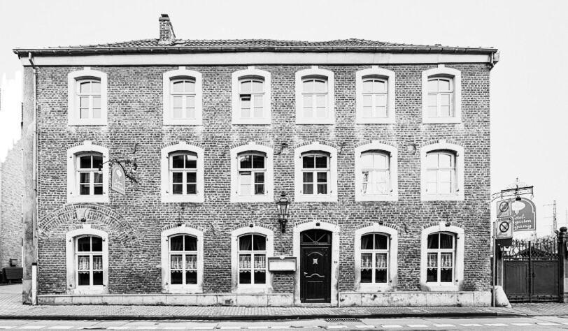 Hotel Zur Bruecke แฮร์โซเกนราธ ภายนอก รูปภาพ