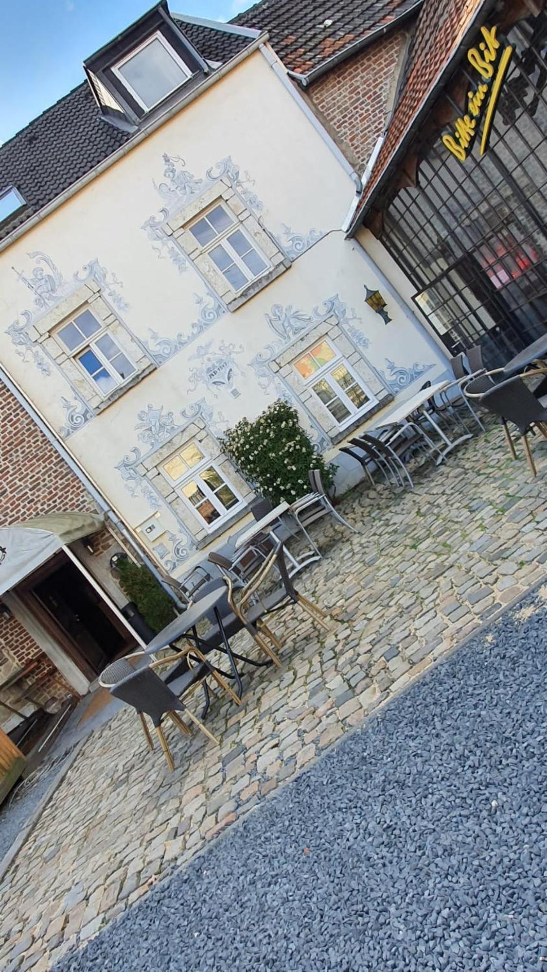 Hotel Zur Bruecke แฮร์โซเกนราธ ภายนอก รูปภาพ