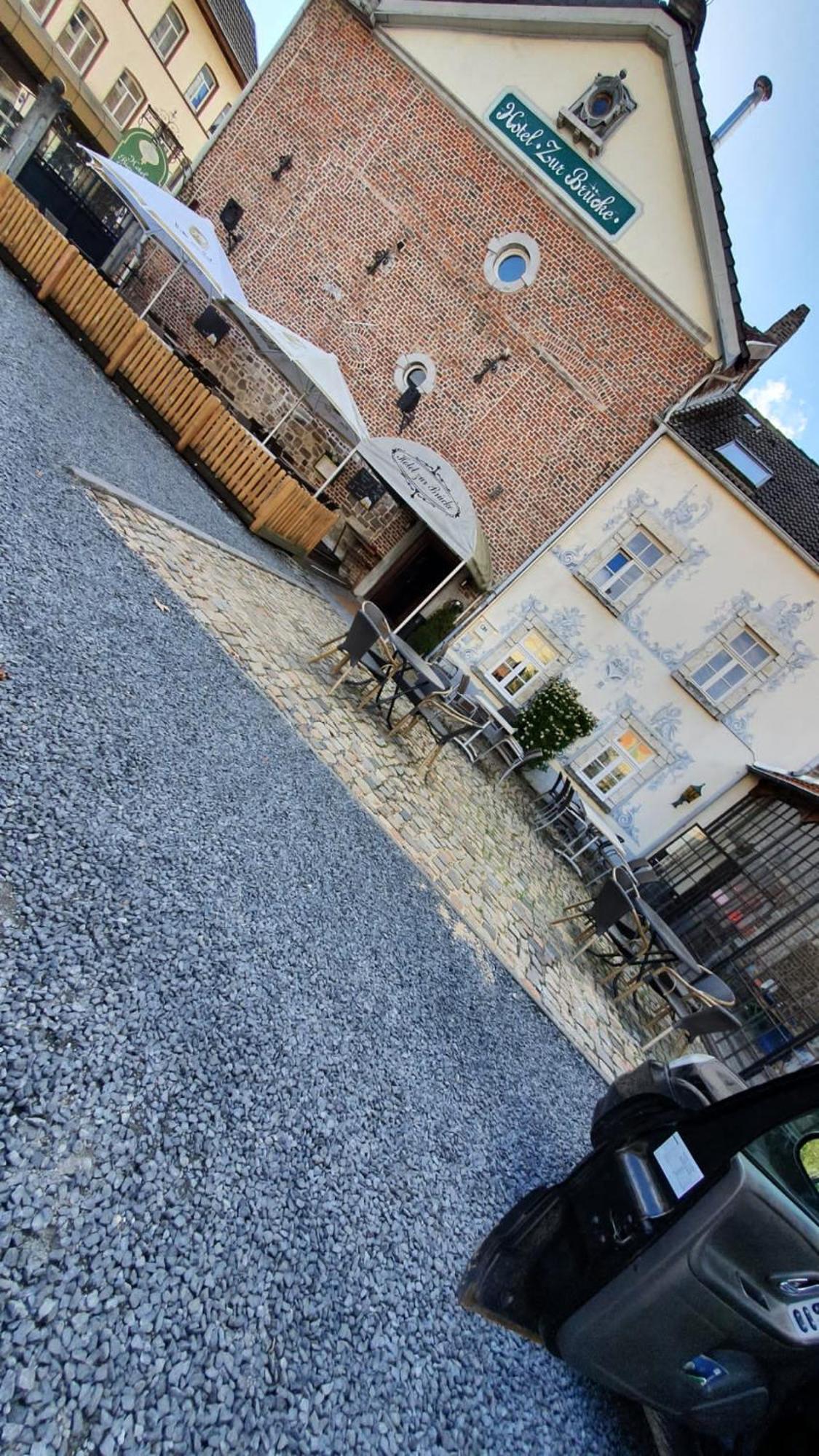 Hotel Zur Bruecke แฮร์โซเกนราธ ภายนอก รูปภาพ
