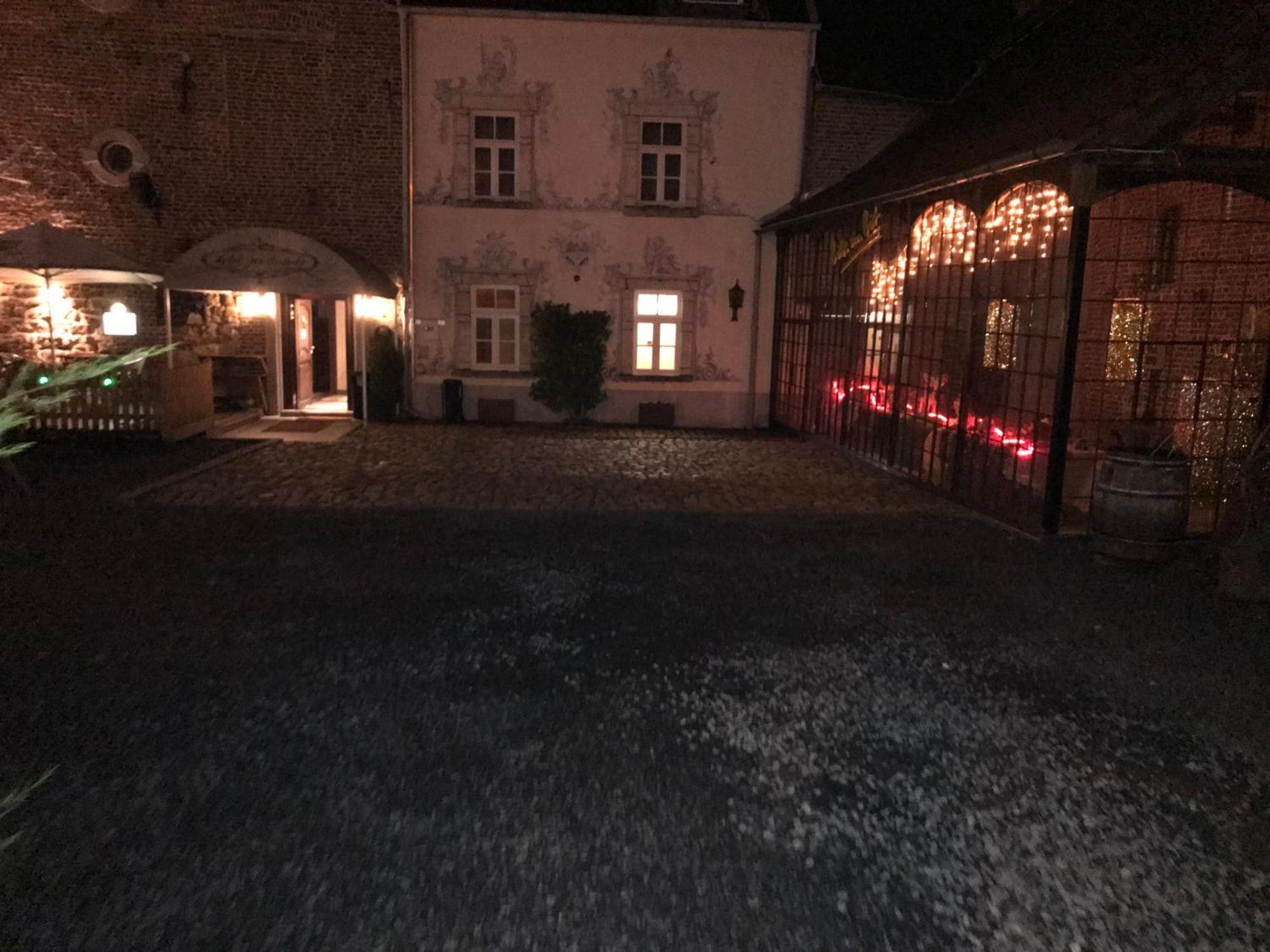 Hotel Zur Bruecke แฮร์โซเกนราธ ภายนอก รูปภาพ